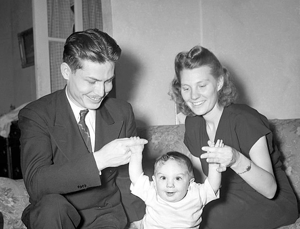 С первой женой Дороти и сыном Томми