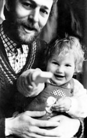 Марьяна Спивак с отцом в детстве