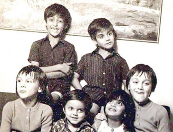 Салман Хан (слева, сверху) с браться и сестрами