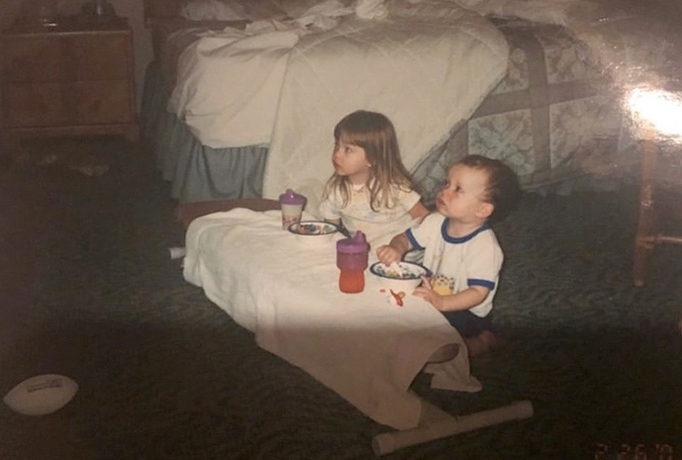Сидни Суини с братом в раннем детстве