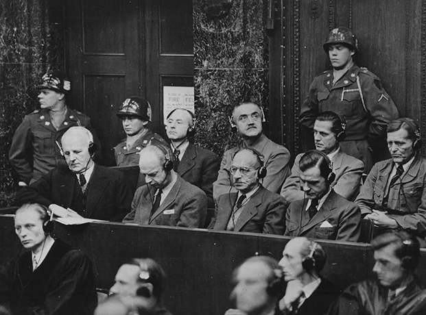 Вальтер Шелленберг (задний ряд, второй справа) в Нюрнберге
