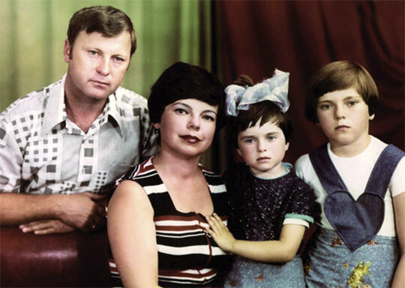 С первым мужем Владимиром и детьми