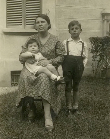Марчелло Мастроянни (справа) с матерью и братом Руджеро 