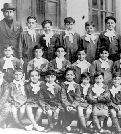 Марчелло Мастроянни (5-й слева, верхний ряд) в школе, 1935 г.