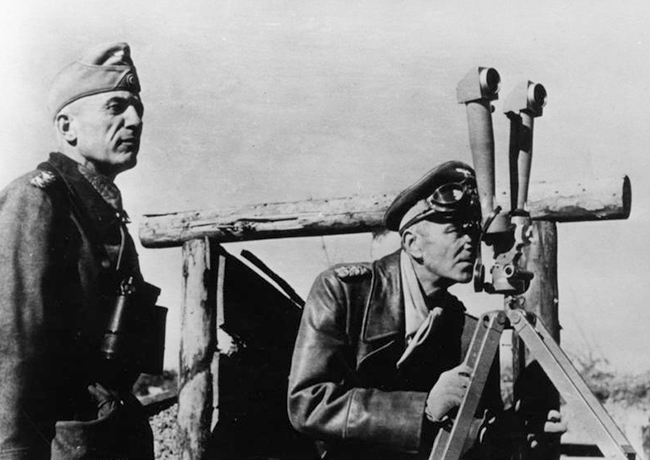 Паулюс (справа) и генерал Вальтер фон Зейдлиц-Курцбах в Сталинграде, ноябрь 1942 г.