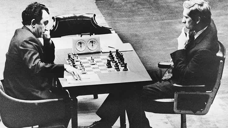 В матче с Тиграном Петросяном (1971)