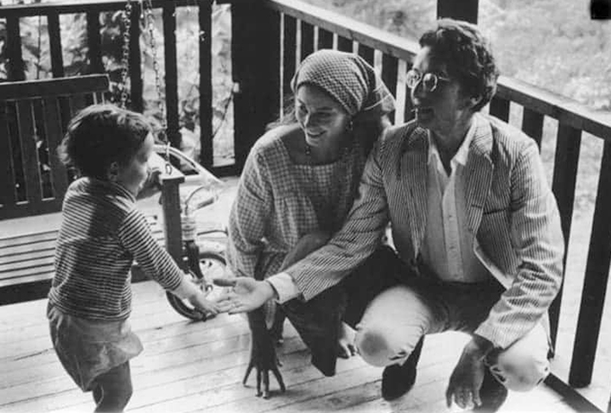 С Сарой Лаундс и сыном Джесси, 1968 г.