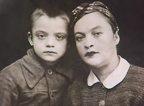 Владислав Дворжецкий с матерью