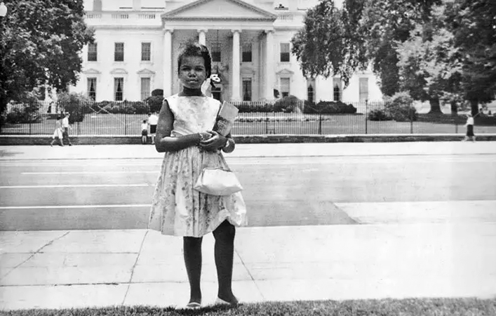 Кондолиза Райс перед Белым домом в детстве во время семейной поездки в Вашингтон