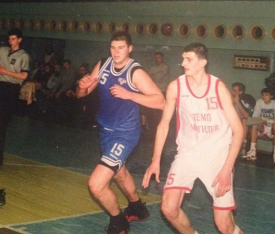 Андрей Свиридов на матче по баскетболу