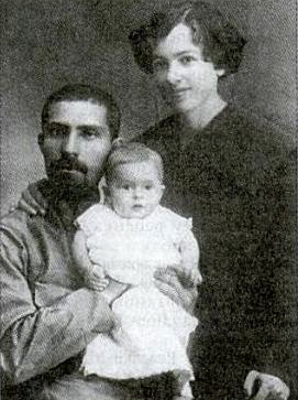 С женой Марией и дочерью Майей