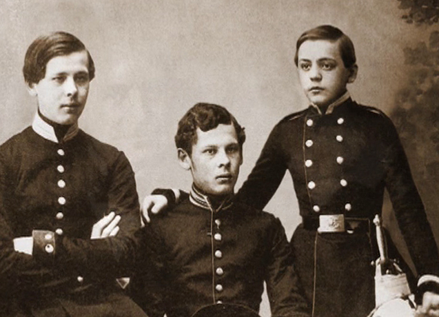 Савва Мамонтов (справа) в 1856 году с братьями Федором и Анатолием
