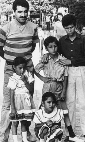 С детьми Ахметом, Гюльденом и Гюльшеном и Хусейном Татлой на Рыбном озере (1980)