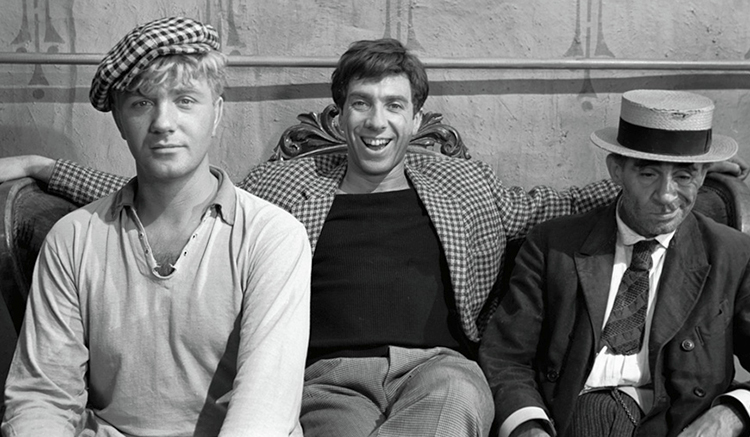 Зиновий Гердт (справа) в романе «Золотой теленок» (1968)